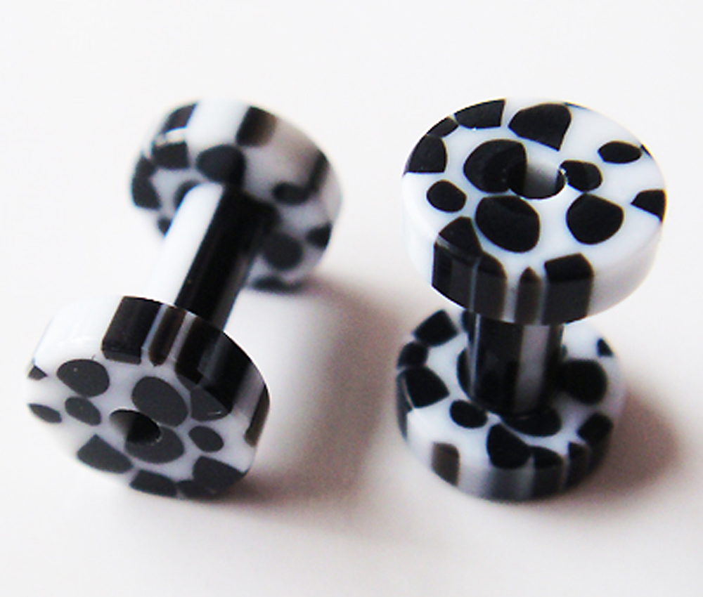 8g Screw Flesh Tunnels Ear Plug Rings Tunnel 8 Gauge Body Piercing Gift